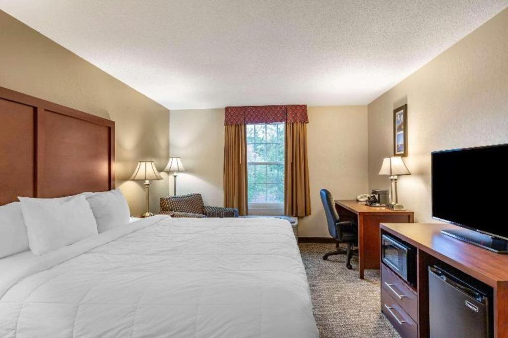 Comfort Inn Foxboro - Mansfield Foxborough Bagian luar foto