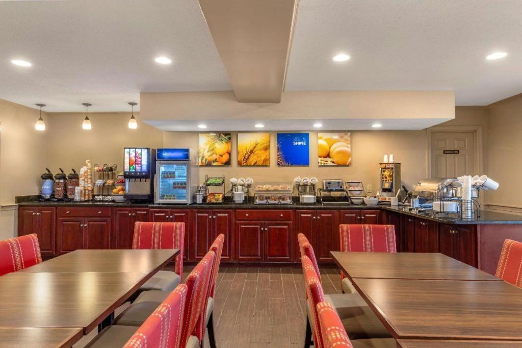 Comfort Inn Foxboro - Mansfield Foxborough Bagian luar foto